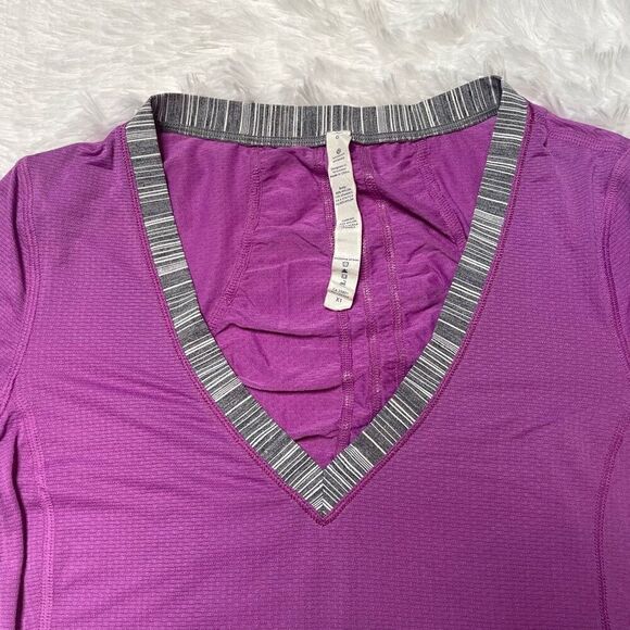 Lululemon Tshirt Top Run Energy Purple Womens Size 6 Vneck Stretch Lightweight - Picture 2 of 7